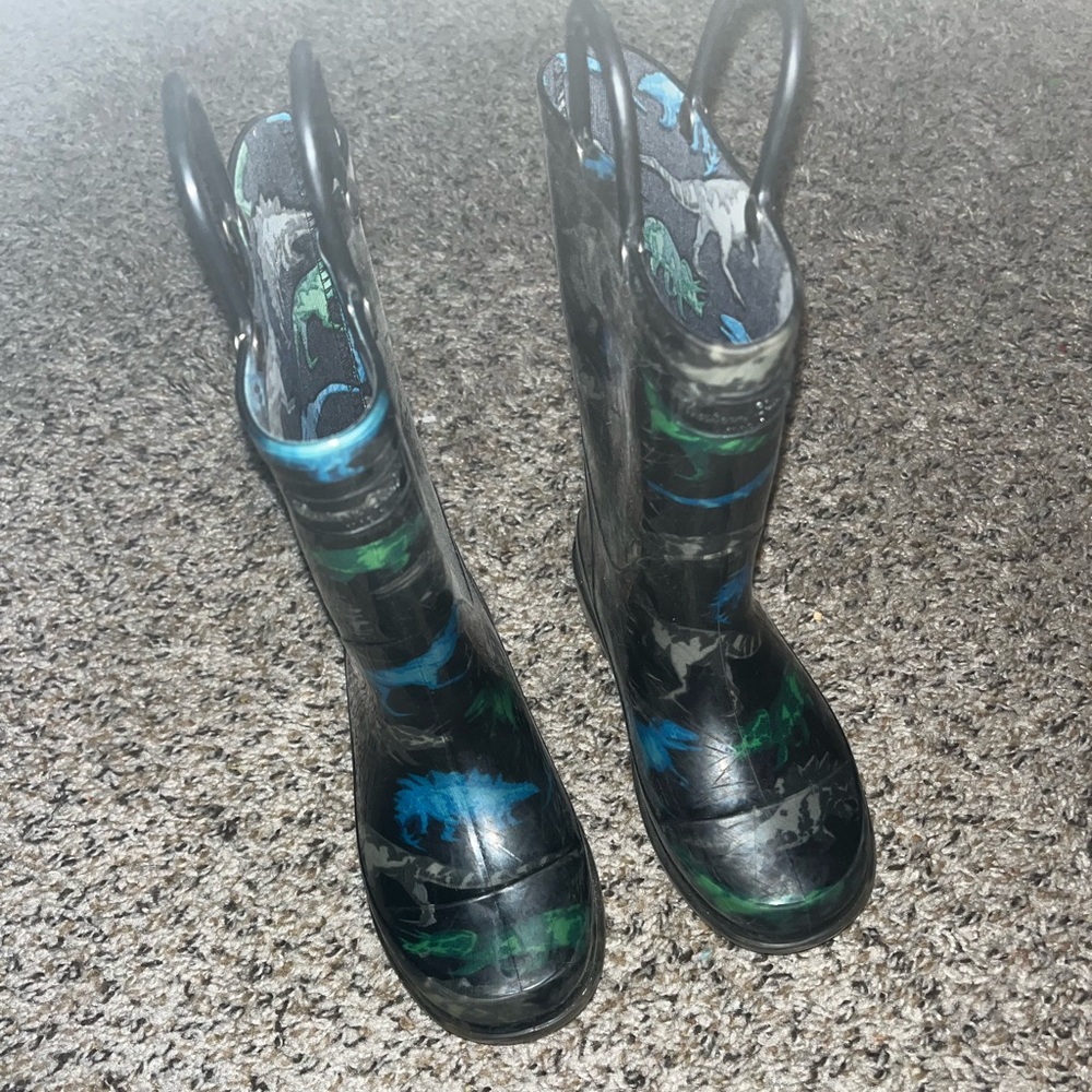 Toddler boy dinosaur print rain boots size 11